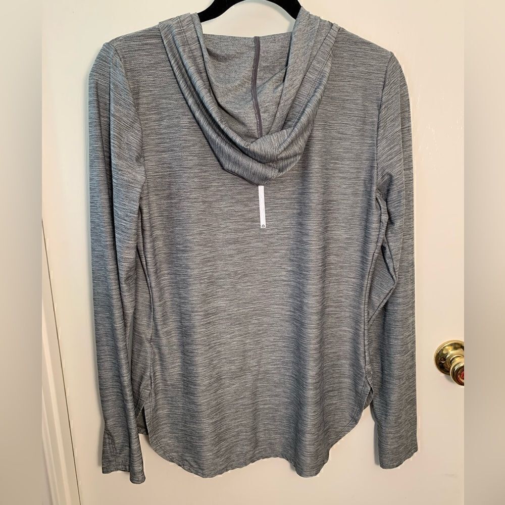 Reebok EUC gray space dye hooded long sleeve shirt Size Medium - Picture 5 of 6